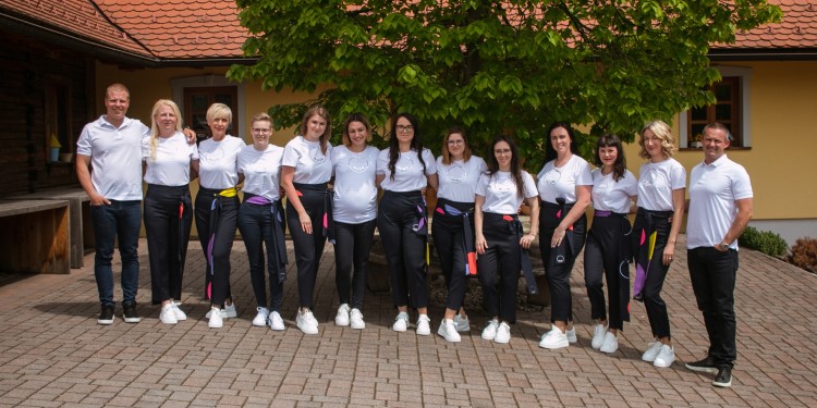 Carl Zeiss & Optika Auer